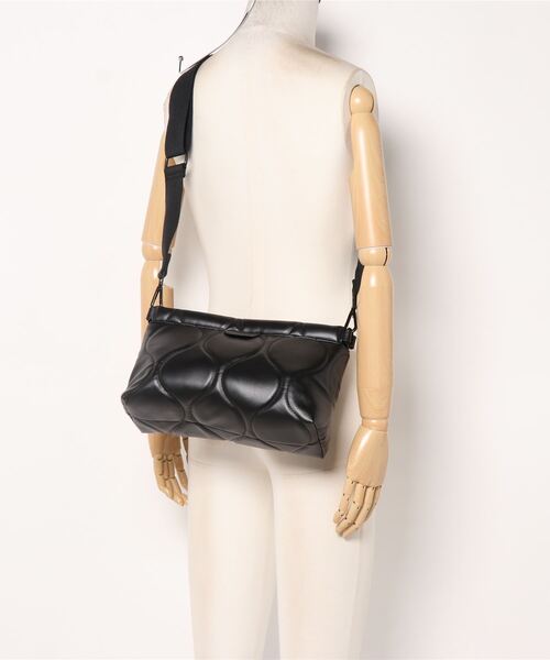 LE VERNIS（ル・ベルニ）の「(LE VERNIS)キルティングデザインショルダーバッグ（ショルダーバッグ・レディース・ブラック/グリーン・FREE）」の12枚目の写真