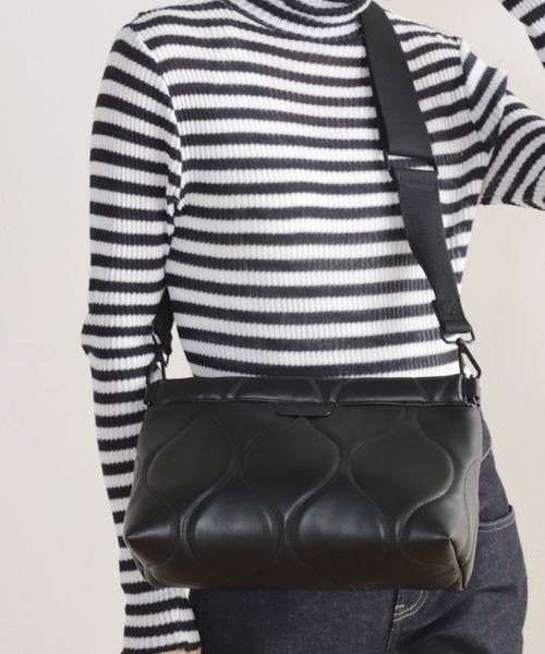 LE VERNIS（ル・ベルニ）の「(LE VERNIS)キルティングデザインショルダーバッグ（ショルダーバッグ・レディース・ブラック/グリーン・FREE）」の2枚目の写真