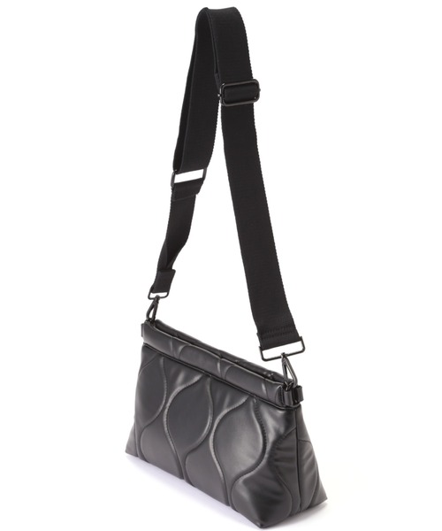 LE VERNIS（ル・ベルニ）の「(LE VERNIS)キルティングデザインショルダーバッグ（ショルダーバッグ・レディース・ブラック/グリーン・FREE）」の5枚目の写真