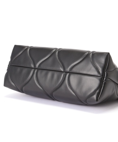 LE VERNIS（ル・ベルニ）の「(LE VERNIS)キルティングデザインショルダーバッグ（ショルダーバッグ・レディース・ブラック/グリーン・FREE）」の9枚目の写真