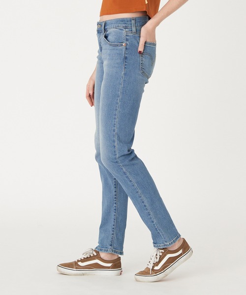 Levi's（リーバイス）の「Levi's/リーバイス PERFORMANCE WARM テーパードデニム（デニムパンツ・レディース・ライトインディゴブルー・24inch/25inch/23inch/28inch/27inch/26inch）」の6枚目の写真