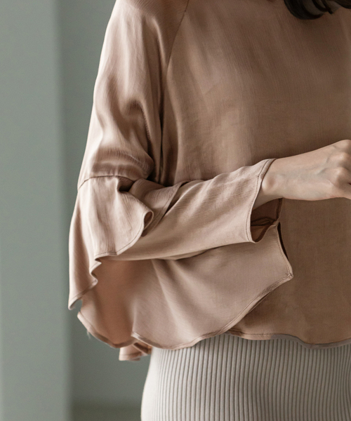 【美品】NOBLE 袖フリルブラウス　ピンク 美品】NOBLE 袖フリルブラウス ピンク - メルカリ