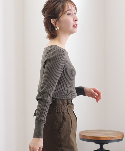 ElegChic(エレグシック)の「リブニットボートネックセーター(ニット/セーター・レディース・ブラック/グレイッシュベージュ/バーガンディー/オフホワイト/ダークグリーン/杢グレー・M/4L/XL)」の9枚目の写真