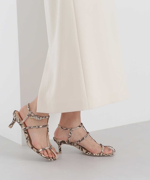 NATURAL BEAUTY BASIC（ナチュラルビューティーベーシック）の「【美人百花・Oggi・VERY掲載】ナローＴストラップサンダル（サンダル・レディース・オフホワイト/ゴールド/ベージュ系その他・SMALL/MEDIUM/LARGE）」の7枚目の写真