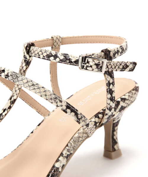 NATURAL BEAUTY BASIC（ナチュラルビューティーベーシック）の「【美人百花・Oggi・VERY掲載】ナローＴストラップサンダル（サンダル・レディース・オフホワイト/ゴールド/ベージュ系その他・SMALL/MEDIUM/LARGE）」の10枚目の写真