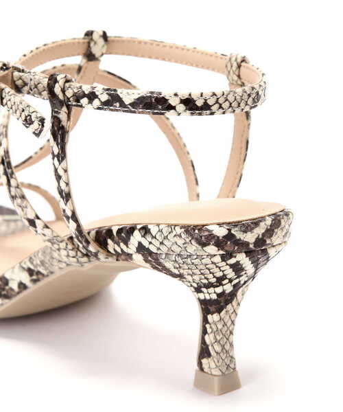 NATURAL BEAUTY BASIC（ナチュラルビューティーベーシック）の「【美人百花・Oggi・VERY掲載】ナローＴストラップサンダル（サンダル・レディース・オフホワイト/ゴールド/ベージュ系その他・SMALL/MEDIUM/LARGE）」の11枚目の写真