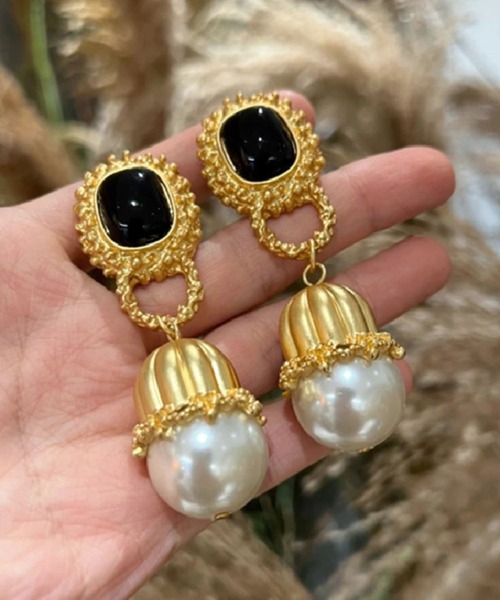 LYEON（リヨン）の「vintage風ピアス（ピアス（両耳用）・レディース・ホワイト/ブラック/レッド/グリーン・FREE）」の9枚目の写真