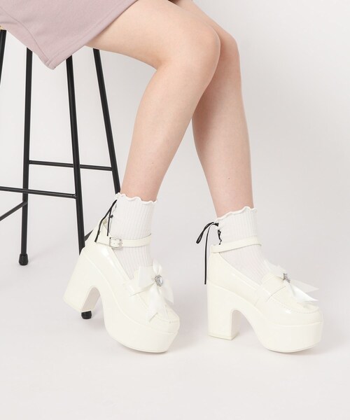 cs T&P(シーエスティーアンドピー)の「ビジューリボン付きローファー厚底パンプス(パンプス・レディース・ホワイト系2/ブラック系1/ネイビー系6/ブラック・LL/S/M/L)」の22枚目の写真