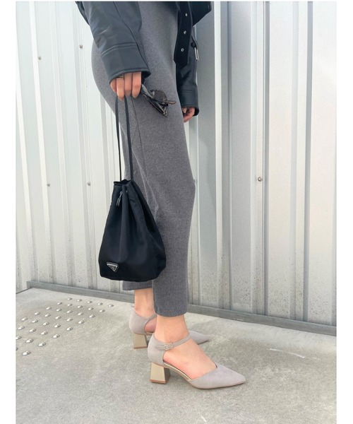 R&E(アールアンドイー)の「【REZOY】ストラップ付きブロックヒールセパレートパンプス(パンプス・レディース・イエロー/グレー/ブラック・23cm/23.5cm/22cm/22.5cm/24cm/24.5cm)」の13枚目の写真