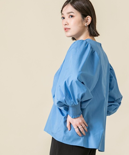 margaux(マルゴー)の「綿混ショルダーギャザーブラウス(シャツ/ブラウス・レディース・オフホワイト/ブルー・FREE)」の20枚目の写真