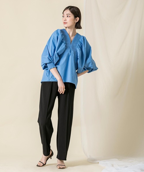 margaux(マルゴー)の「綿混ショルダーギャザーブラウス(シャツ/ブラウス・レディース・オフホワイト/ブルー・FREE)」の9枚目の写真