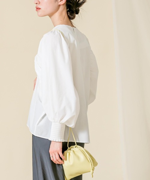 margaux(マルゴー)の「綿混ショルダーギャザーブラウス(シャツ/ブラウス・レディース・オフホワイト/ブルー・FREE)」の19枚目の写真