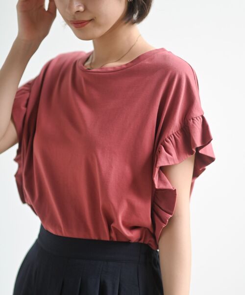 rps（アールピーエス）の「フリルスリーブＴ（Tシャツ/カットソー・レディース・ブラック/サックスブルー/オフホワイト/マスタード/グリーン/オレンジ系その他/グレイッシュベージュ・フリー）」の7枚目の写真