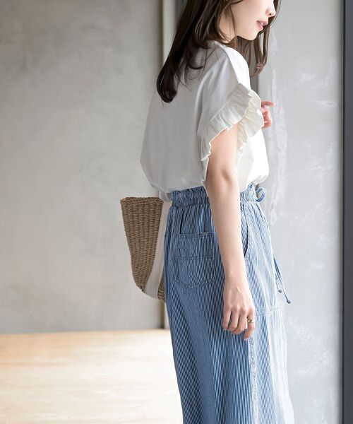 rps（アールピーエス）の「フリルスリーブＴ（Tシャツ/カットソー・レディース・ブラック/サックスブルー/オフホワイト/マスタード/グリーン/オレンジ系その他/グレイッシュベージュ・フリー）」の9枚目の写真