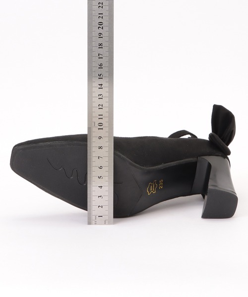 Lace Ladies(レースレディース)の「スエード調スクエアストラップパンプス(パンプス・レディース・ブラック/グレイッシュベージュ・23.5/24/24.5/22.5/23)」の3枚目の写真