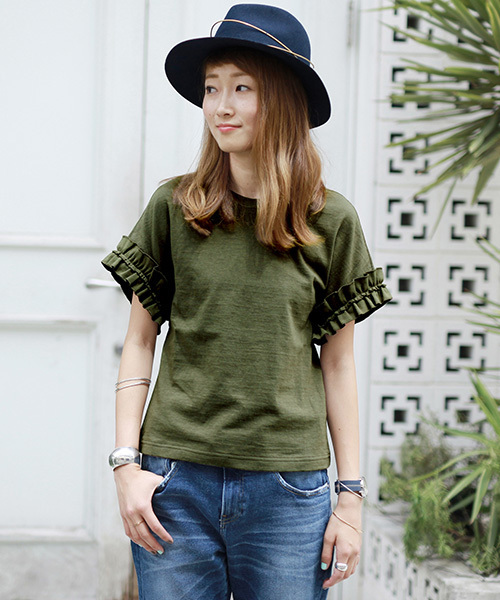 Ray BEAMS(レイビームス)の「Ray BEAMS / ギャザー フリルスリーブ プルオーバー(Tシャツ/カットソー・レディース・オフホワイト/オリーブ/ネイビー・ONE SIZE)」の3枚目の写真
