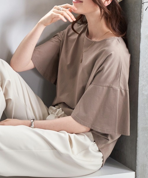 Rejoule(リジュール)の「フレアスリーブトップス Tシャツ(Tシャツ/カットソー・レディース・オフホワイト/モカ/グリーン系その他/ブルー系その他/ブラック・FREE)」の1枚目の写真