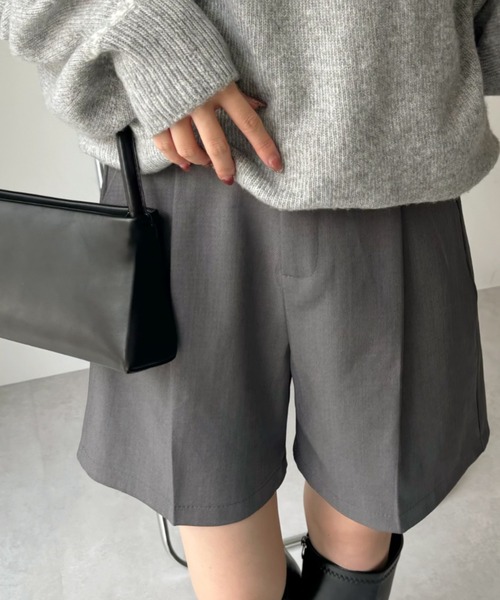 Ada.(エイダ)の「コーデの鉄板アイテム! ベーシック ハーフパンツ(その他パンツ・レディース・ブラック/ブラウン/ベージュ/グレー/アイボリー・S/M)」の4枚目の写真