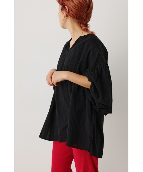 RODEO CROWNS WIDE BOWL（ロデオクラウンズワイドボウル）の「パフスリーブカフタンブラウス（シャツ/ブラウス・レディース・オフホワイト/グリーン/ブラック・FREE）」の4枚目の写真