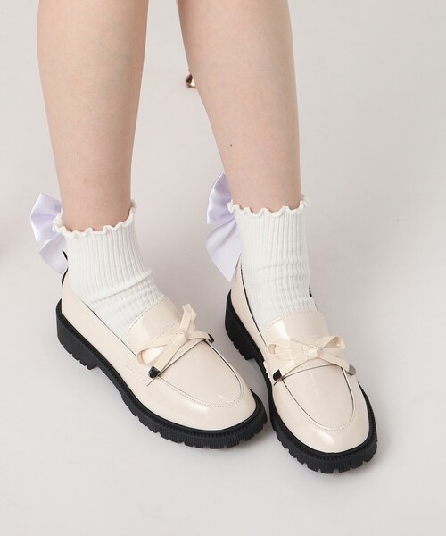 cs T&P（シーエスティーアンドピー）の「リボン付きローファーパンプス（パンプス・レディース・ブラック系1/アイボリー系1/ブラック・LL/L/S/M）」の7枚目の写真