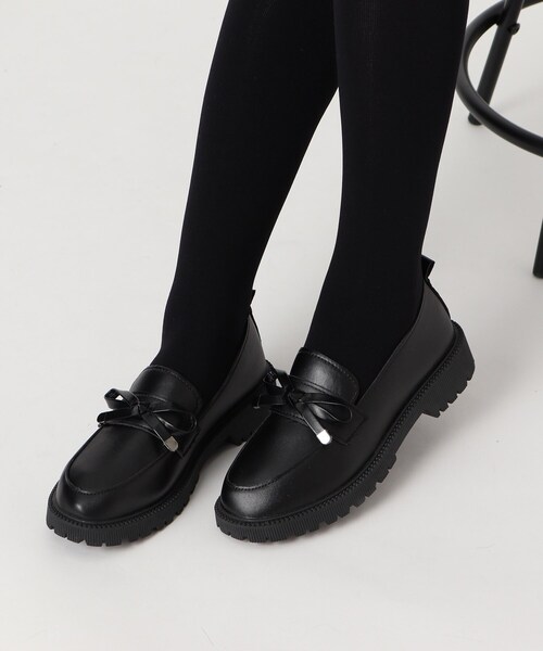 cs T&P（シーエスティーアンドピー）の「リボン付きローファーパンプス（パンプス・レディース・ブラック系1/アイボリー系1/ブラック・LL/L/S/M）」の15枚目の写真