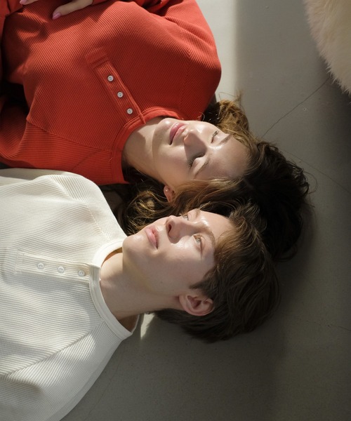 FRUIT OF THE LOOM（フルーツオブザルーム）の「サーマルラグランロン T （ヘンリー) / 長袖 / トップス / シンプル / カジュアル / 無地 / ユニセックス（Tシャツ/カットソー・メンズ・オレンジ/ブラック/パープル/グレー/ホワイト・M/XL/L）」の20枚目の写真