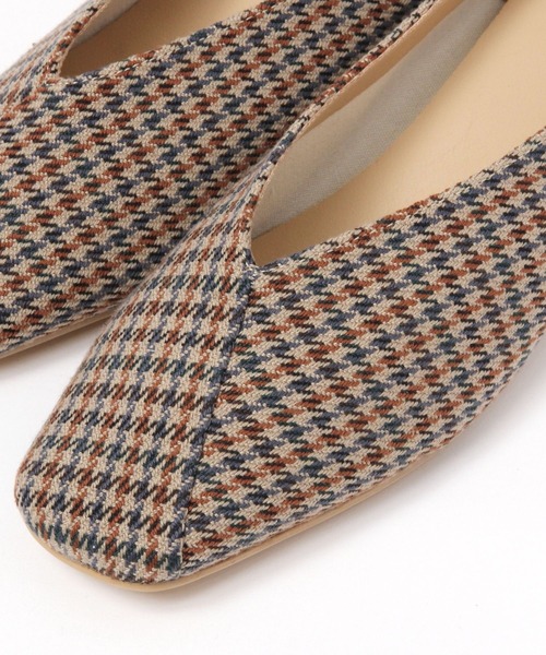 saloon（サルーン）の「SALOON(サルーン)/【新色登場】スクエアパンプス（パンプス・レディース・ブラック/オフホワイト/その他1/ブルー/その他2・MEDIUM/LARGE）」の6枚目の写真