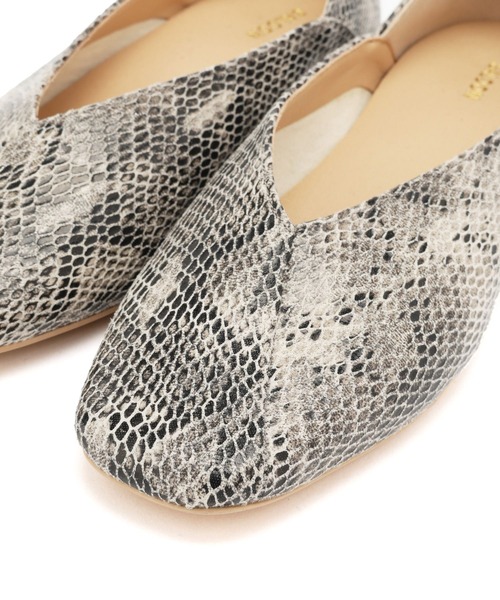 saloon（サルーン）の「SALOON(サルーン)/【新色登場】スクエアパンプス（パンプス・レディース・ブラック/オフホワイト/その他1/ブルー/その他2・MEDIUM/LARGE）」の9枚目の写真