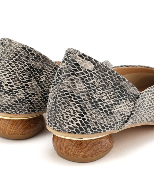 saloon（サルーン）の「SALOON(サルーン)/【新色登場】スクエアパンプス（パンプス・レディース・ブラック/オフホワイト/その他1/ブルー/その他2・MEDIUM/LARGE）」の10枚目の写真