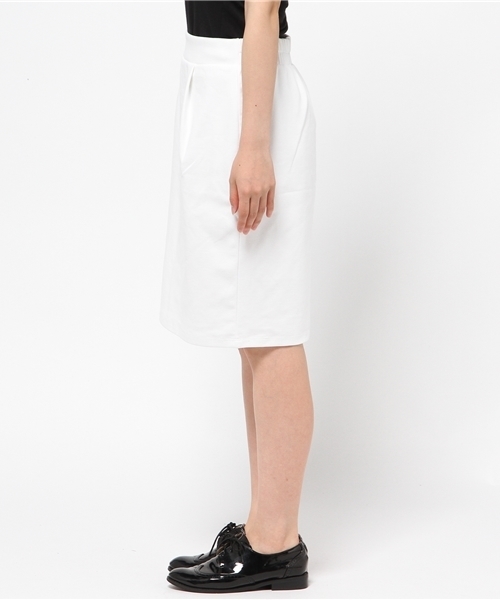 earth music&ecology（アースミュージックアンドエコロジー）の「タックタイトスカート（スカート・レディース・オフホワイト・SMALL/MEDIUM）」の3枚目の写真