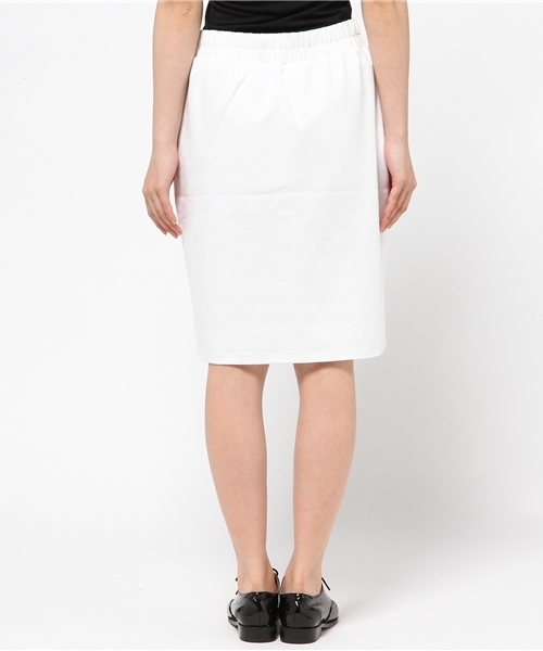 earth music&ecology（アースミュージックアンドエコロジー）の「タックタイトスカート（スカート・レディース・オフホワイト・SMALL/MEDIUM）」の4枚目の写真