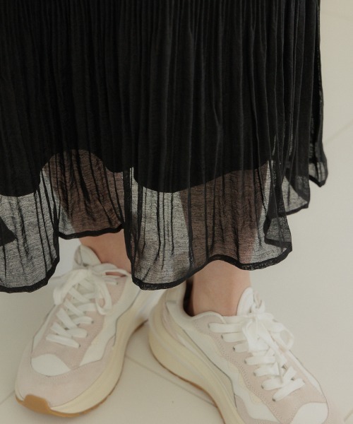 flower(フラワー)の「クラシックプリーツワンピース(ワンピース・レディース・ベージュ/ブラック・FREE)」の10枚目の写真