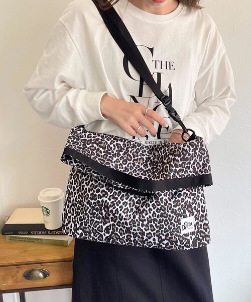 Drifter（ドリフター）の「【Drifter/ドリフター】FOLD SHOULDER TOTE（ショルダーバッグ・レディース・ホワイト系その他4/ブラック・FREE）」の7枚目の写真