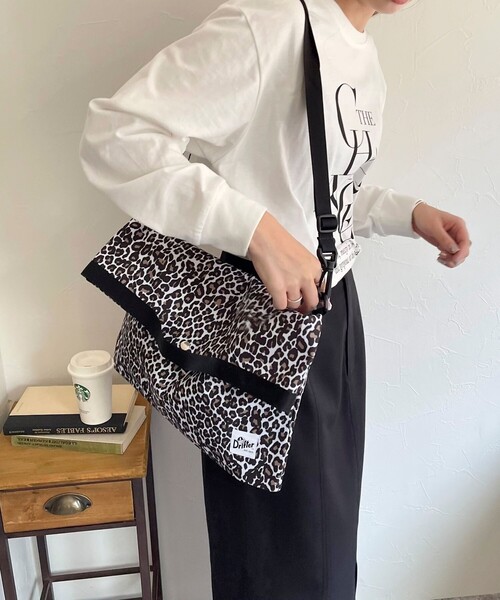 Drifter（ドリフター）の「【Drifter/ドリフター】FOLD SHOULDER TOTE（ショルダーバッグ・レディース・ホワイト系その他4/ブラック・FREE）」の3枚目の写真