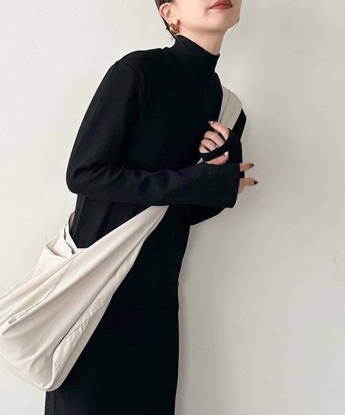 select MOCA by son(セレクトモカバイソン)の「フィンガースリーブプチハイリブワンピース≪スタイルアップ≫(ワンピース・レディース・ブラック/ベージュ/スミクロ/ブラウン・FREE/SMALL/LARGE)」の5枚目の写真