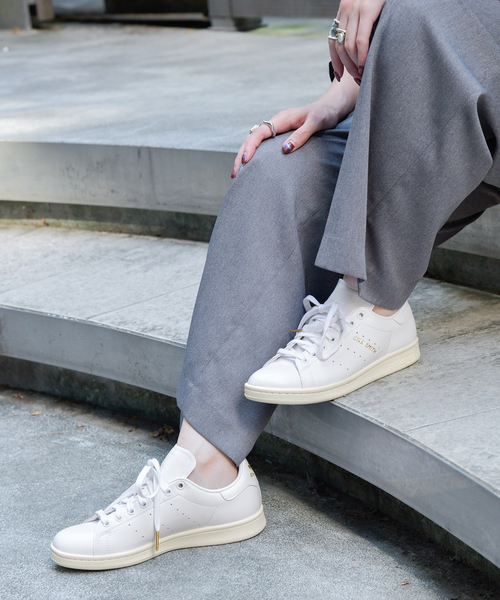 adidas(アディダス)の「【ADIDAS/アディダス】STANSMITH FSスニーカー(スニーカー・レディース・ホワイト・24.5cm/23.5cm/24cm)」の2枚目の写真