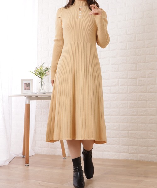 Lace Ladies(レースレディース)の「プチハイネックリブニットカットアウトワンピース(ワンピース・レディース・ベージュ/ブラック/ホワイト・FREE)」の4枚目の写真