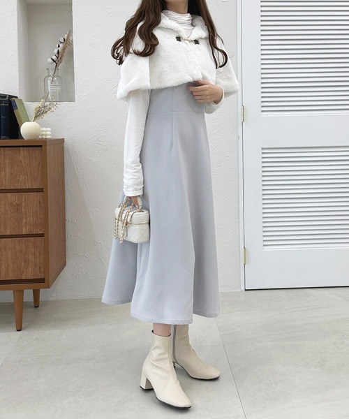 apres jour（アプレジュール）の「フェイクファーショートポンチョ【ZOZOTOWN限定アイテム】（ポンチョ・レディース・オフホワイト/アイボリー/ブラック・X-LARGE/フリー）」の5枚目の写真