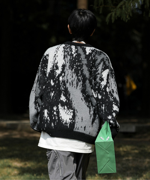 neos(ネオス)の「【neos -addictive design-】ルーズシルエット ジャガード 総柄 クルーネック ニット プルオーバー(ニット/セーター・メンズ・ネイビー/マスタード/ワインレッド/ブルー/グレー/ライトブラック/グリーン/テラコッタ/ブラック/ベージュ・LARGE/X-LARGE/MEDIUM)」の15枚目の写真