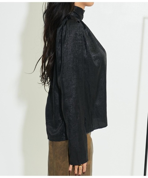 LATINA（ラティーナ）の「バックリボン メタリック ハイネック ブラウス 長袖（シャツ/ブラウス・レディース・ブラック・FREE）」の5枚目の写真