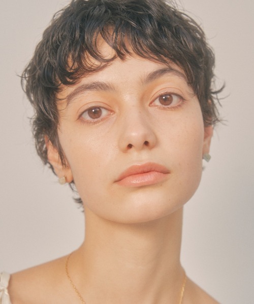 unsheer(アンシアー)の「gem stone pierce(ピアス(両耳用)・レディース・ホワイト×シルバー/ローズ系1/ライトグリーン系1/ローズ系2/ライトグリーン系2/ライトイエロー系2/ライトイエロー系1/ホワイト×ゴールド・FREE)」の18枚目の写真