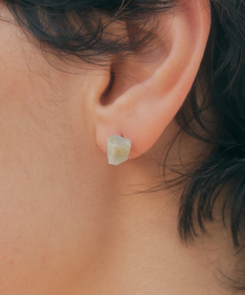 unsheer(アンシアー)の「gem stone pierce(ピアス(両耳用)・レディース・ホワイト×シルバー/ローズ系1/ライトグリーン系1/ローズ系2/ライトグリーン系2/ライトイエロー系2/ライトイエロー系1/ホワイト×ゴールド・FREE)」の21枚目の写真