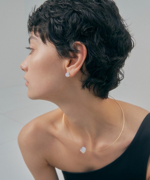 unsheer(アンシアー)の「gem stone pierce(ピアス(両耳用)・レディース・ホワイト×シルバー/ローズ系1/ライトグリーン系1/ローズ系2/ライトグリーン系2/ライトイエロー系2/ライトイエロー系1/ホワイト×ゴールド・FREE)」の9枚目の写真