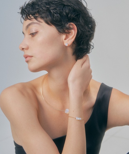 unsheer(アンシアー)の「gem stone pierce(ピアス(両耳用)・レディース・ホワイト×シルバー/ローズ系1/ライトグリーン系1/ローズ系2/ライトグリーン系2/ライトイエロー系2/ライトイエロー系1/ホワイト×ゴールド・FREE)」の12枚目の写真