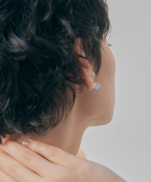 unsheer(アンシアー)の「gem stone pierce(ピアス(両耳用)・レディース・ホワイト×シルバー/ローズ系1/ライトグリーン系1/ローズ系2/ライトグリーン系2/ライトイエロー系2/ライトイエロー系1/ホワイト×ゴールド・FREE)」の13枚目の写真