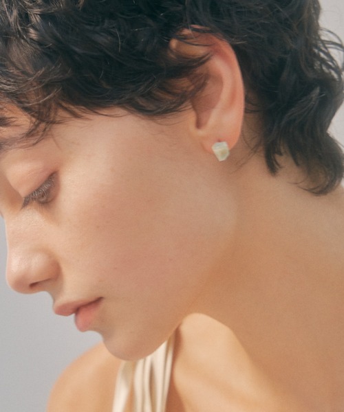 unsheer(アンシアー)の「gem stone pierce(ピアス(両耳用)・レディース・ホワイト×シルバー/ローズ系1/ライトグリーン系1/ローズ系2/ライトグリーン系2/ライトイエロー系2/ライトイエロー系1/ホワイト×ゴールド・FREE)」の17枚目の写真