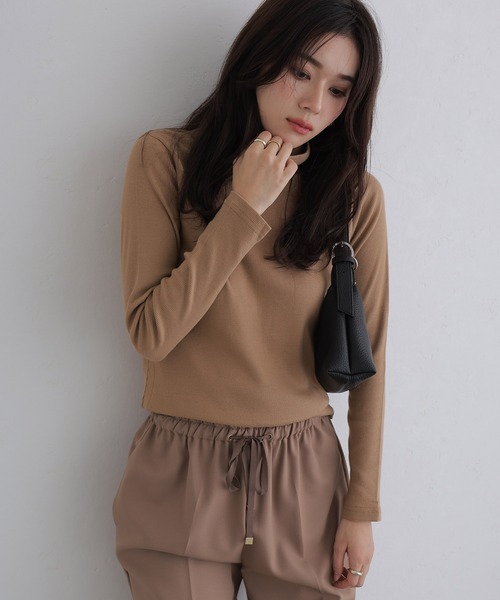 ElegChic(エレグシック)の「ハイネックリブプルオーバー(Tシャツ/カットソー・レディース・オフホワイト/ブラック/ベージュ・M/L/XL/3L/4L)」の10枚目の写真