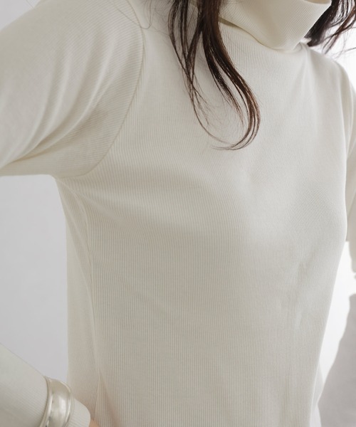 ElegChic(エレグシック)の「ハイネックリブプルオーバー(Tシャツ/カットソー・レディース・オフホワイト/ブラック/ベージュ・M/L/XL/3L/4L)」の18枚目の写真