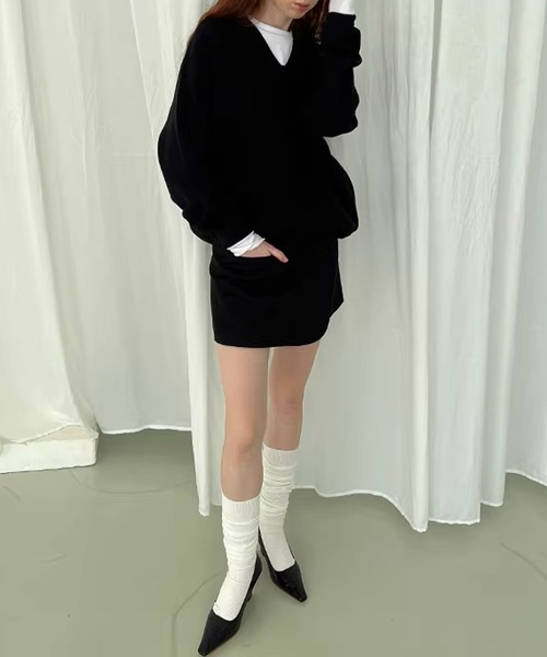 Theater code（シアターコード）の「▲deep v neck knit pullover / ディープ V ネック ニット プルオーバー（ニット/セーター・メンズ・ブラック・2/3）」の9枚目の写真