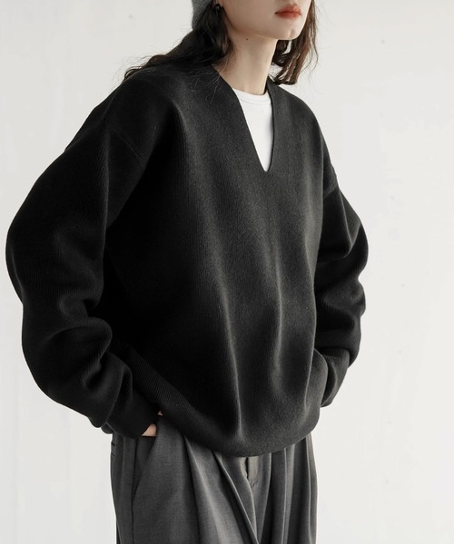 Theater code（シアターコード）の「▲deep v neck knit pullover / ディープ V ネック ニット プルオーバー（ニット/セーター・メンズ・ブラック・2/3）」の12枚目の写真